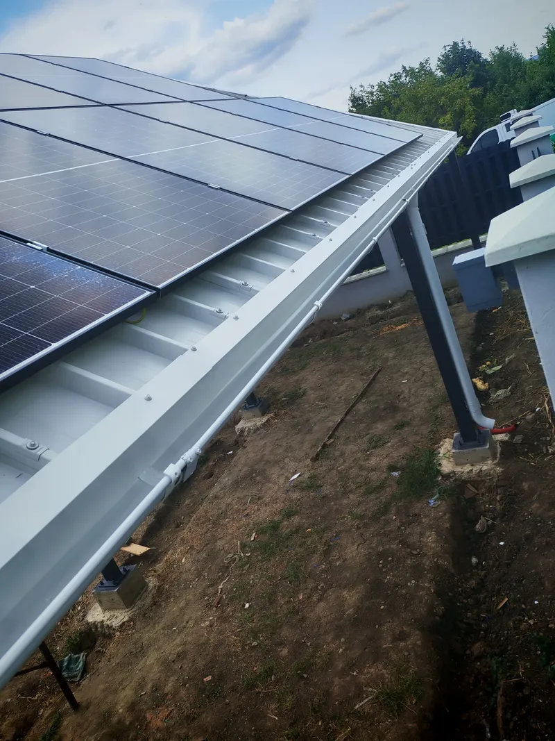 Pergola metalica cu panouri fotovoltaice 4