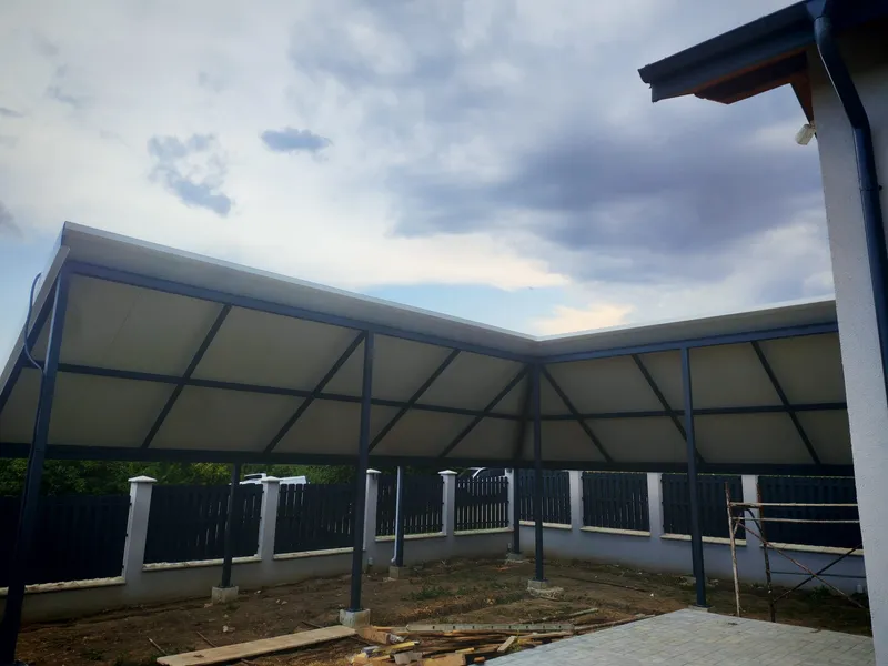 Pergola metalica cu panouri fotovoltaice 3
