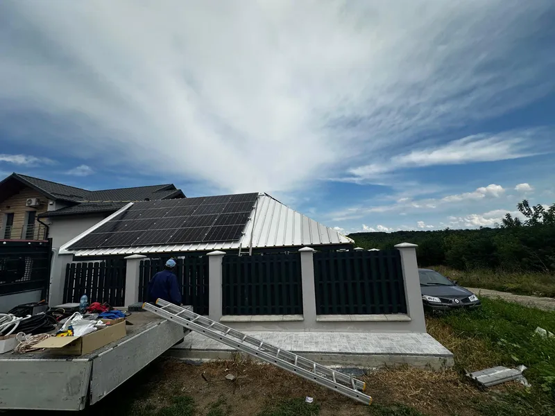Pergola metalica cu panouri fotovoltaice 2