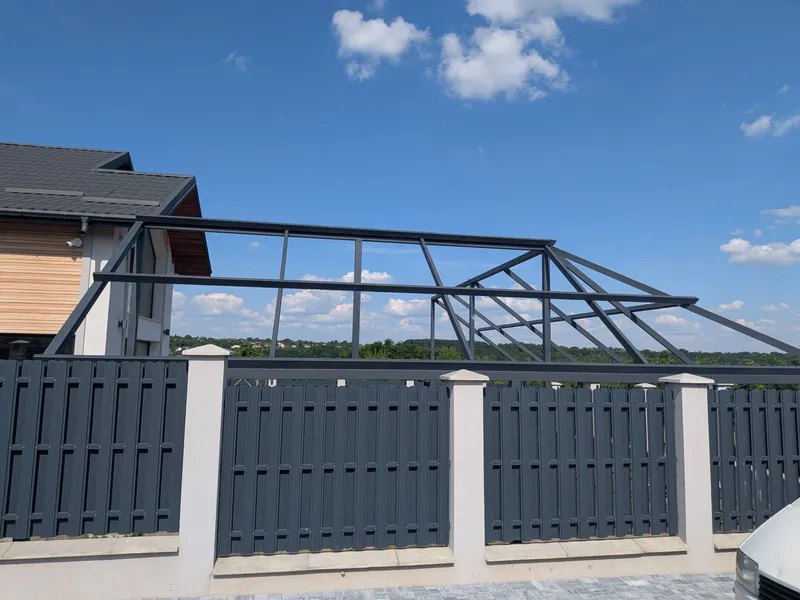 Pergola metalica cu panouri fotovoltaice 10