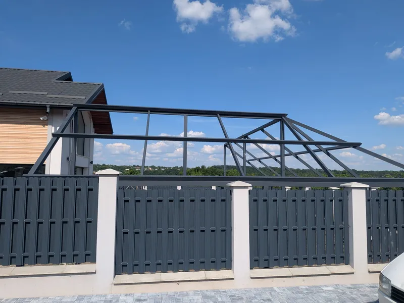 Pergola metalica cu panouri fotovoltaice 9